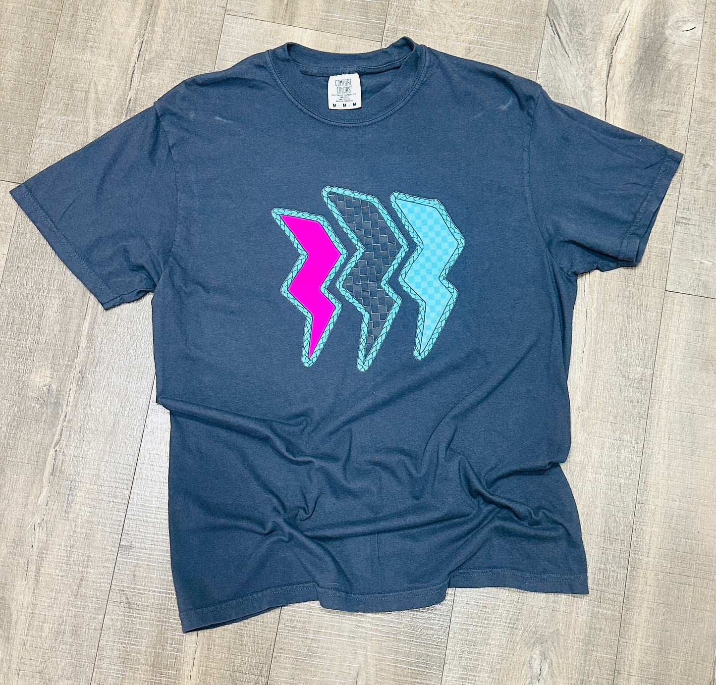 Retro Lightning Bolt Graphic Tee – Unisex Comfort Fit